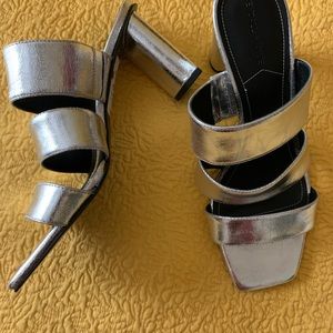 Kendall + Kylie Leila Block Heeled Silver Sandals Size 10